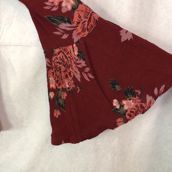 Altard State Woman’s Floral Long Sleeve V-Neckline Lace Button Burgundy Top Sz L - Picture 5 of 12